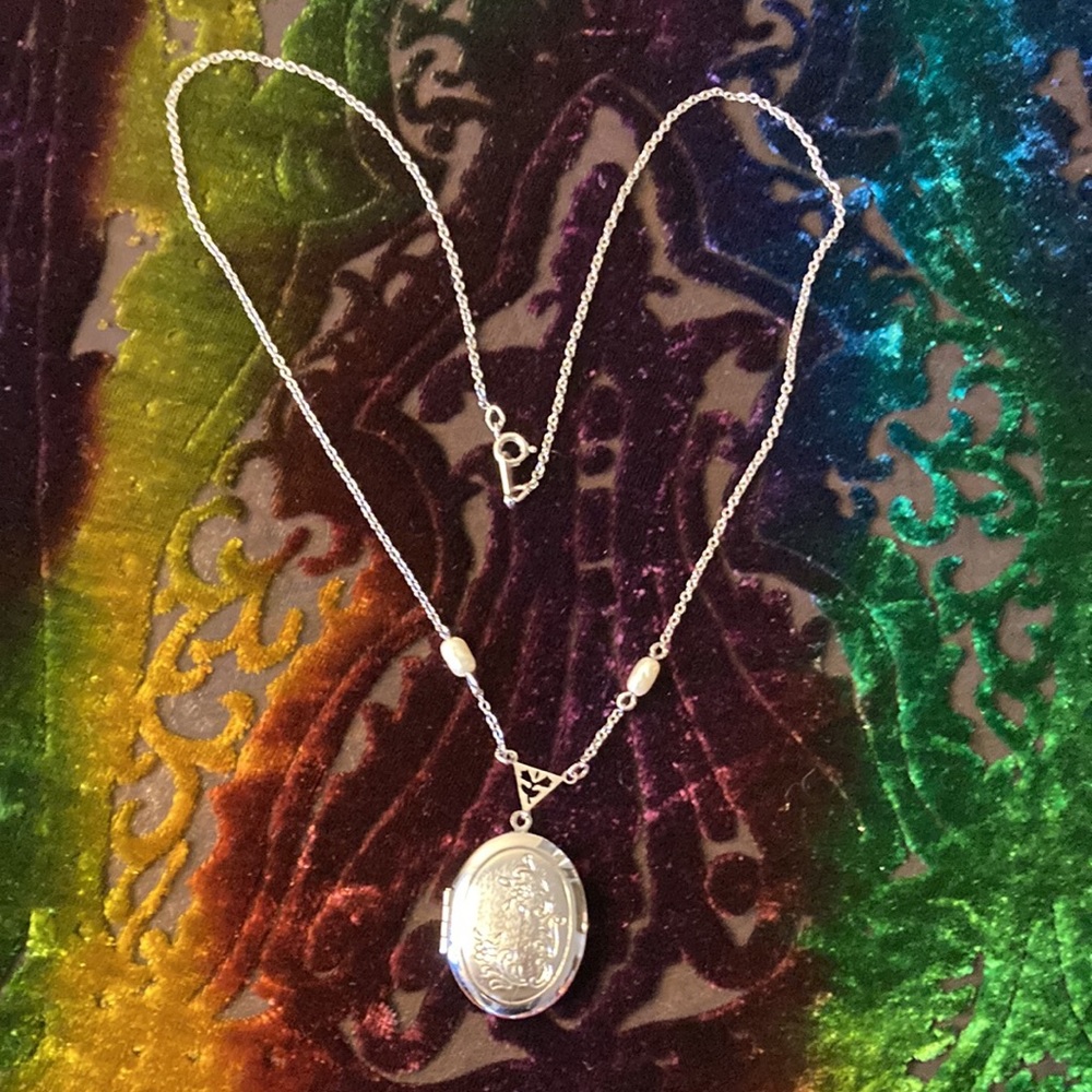 Vintage Locket 1980s Avon Silver Tone Floral Locket with Faux Pearls